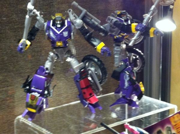 BotCon 2012 Exclusives Shattered Glass Optimus Prime Octopunch Junkions  (5 of 5)